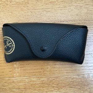 Black Ray-Ban Case
